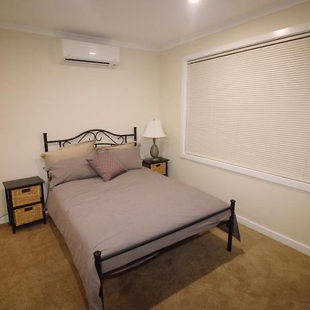 Silver House - Melbourne Airport Accommodation - 7 Minutes From Melbourne Airport Exterior photo